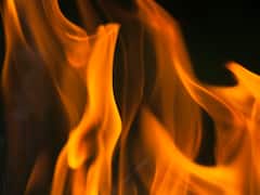 सीवर खुदाई के दौरान बड़ी लापरवाही, गैस पाइपलाइन फटने से लगी भीषण आग, इलाके में मचा हड़कंप