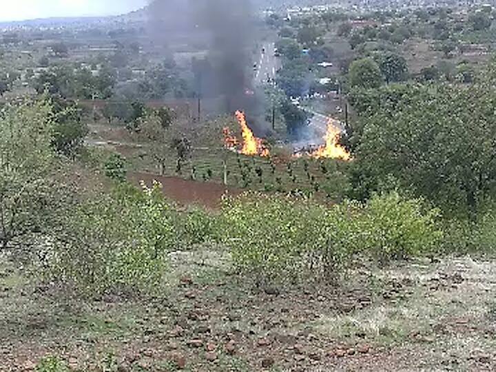 या टँकरमधील चार ते पाच जण किरकोळ जखमी झाले आहेत.