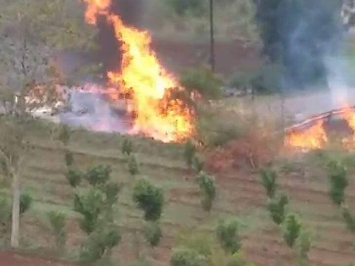 पाथर्डी अग्निशामक दलासह पोलीस घटनास्थळी दाखल झाले असून ही आग आटोक्यात आणली आहे.