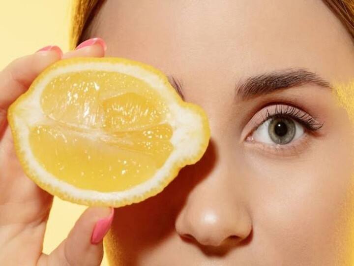 beauty tips lemon juice side effects for skin in hindi नींबू बढ़ाता है खूबसूरती लेकिन इस तरह करेंगे इस्तेमाल तो चेहरे को खराब भी कर सकता है नींबू का रस ! भूलकर भी ना करें ये गलती