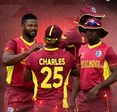 சோயப் கான், சூரஜ் குமார் ஆகியோர் அரைசதம் அடிக்க ஓமன் அணி மதிக்கதக்க ரன்னை எட்டியது. 50 ஓவர் முடிவில் 9 விக்கெட் இழப்பிற்கு 221 ரன்கள் எடுத்திருந்தது.