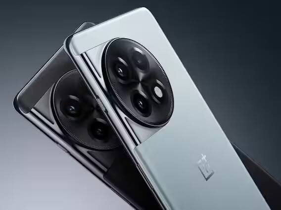 OnePlus 11R : 40 हजार रुपयांच्या बजेटमध्ये OnePlus 11R हा चांगला पर्याय आहे. यामध्ये Galactic Silver, 128 GB आणि 8 GB RAM आहे. OnePlus 11R ची सध्या फ्लिपकार्टवर किंमत 38,700 रुपये आहे. यामध्ये 6.7 इंच डिस्प्ले, 50MP रियर कॅमेरा, 5000 mAh बॅटरी आहे.