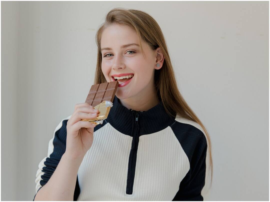 World Chocolate Day: ఆరోగ్యం కావాలా! రోజూ చిన్న చాక్లెట్ ముక్క తిన్నారంటే బోలెడు ప్రయోజనాలు World Chocolate Day, So Many Health Benefits Of Eating Chocolate World Chocolate Day: ఆరోగ్యం కావాలా! రోజూ చిన్న చాక్లెట్ ముక్క తిన్నారంటే బోలెడు ప్రయోజనాలు