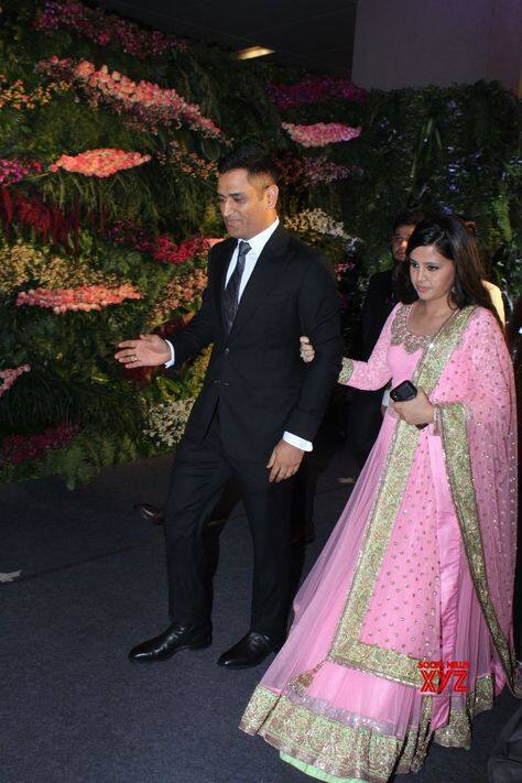 MS Dhoni: Captain cool MS Dhoni is celebrating his 42nd birthday, know the interesting love story of the cricketer on his birthday MS Dhoni: Captain cool MS Dhoni is celebrating his 42nd birthday, know the interesting love story of the cricketer on his birthday