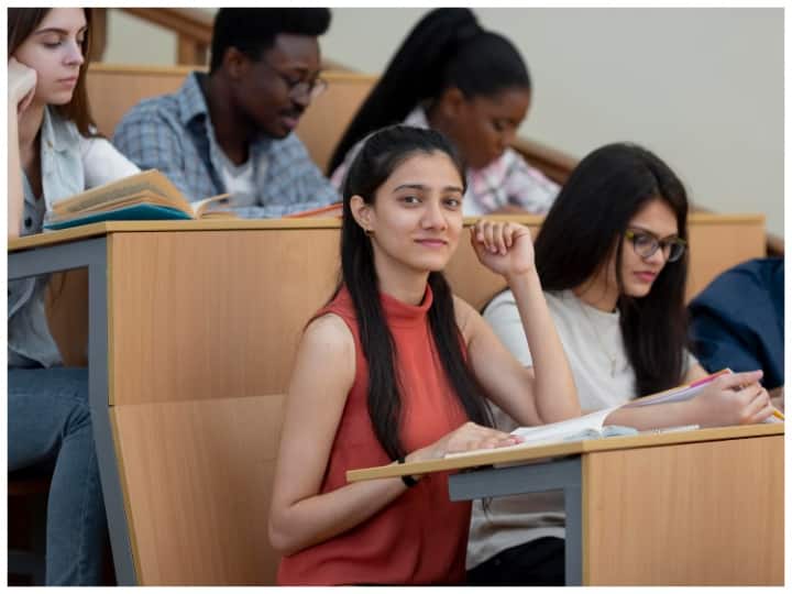 Tips for students going college for the first time help in studies and other fields पहली बार रख रहे हैं कॉलेज में कदम तो गांठ बांध लें ये बातें, हर फील्ड में निखरेगा परफॉर्मेंस...