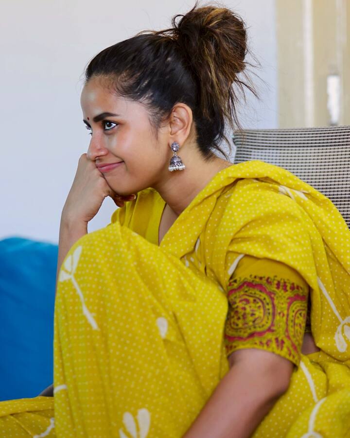 కోమలి ప్రసాద్ లేటెస్ట్ ఫోటోలను ఇక్కడ చూడండి.