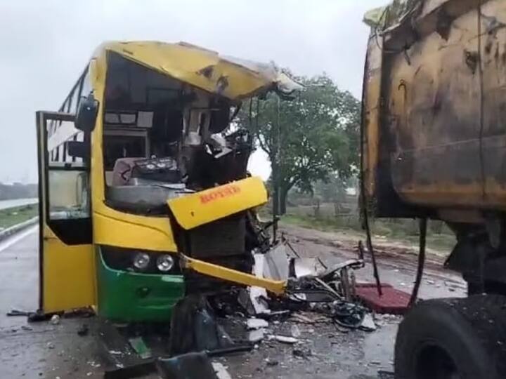 Bilaspur Accident: लग्जरी बस और ट्रेलर में जबरदस्त भिड़ंत, तीन BJP कार्यकर्ताओं की मौत, PM की सभा में होने आ रहे थे शामिल Chhattisgarh Bus Accident collision between luxury bus and trailor death of 3 BJP workers before PM Modi meeting Ann Bilaspur Accident: लग्जरी बस और ट्रेलर में जबरदस्त भिड़ंत, तीन BJP कार्यकर्ताओं की मौत, PM की सभा में होने आ रहे थे शामिल