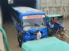 Rain: ભારે વરસાદથી મહેસાણામાં જળબંબાકાર, ગોપીનાળામાં પાણી ભરાતા બસ ફસાઇ