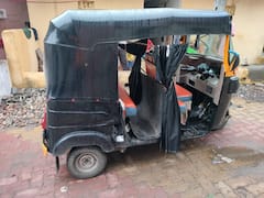 Accident: ઉત્તર પ્રદેશના પરિવારને વલસાડ નજીક નડ્યો અકસ્માત, 5 વર્ષના બાળક સહિત બેના મોત