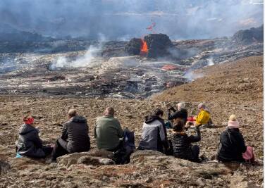 2,200 earthquakes in Iceland in 24 hours 24 மணிநேரத்தில் 2,200 முறை ஏற்பட்ட நிலநடுக்கம் - எரிமலை வெடிக்கும் என எச்சரிக்கை