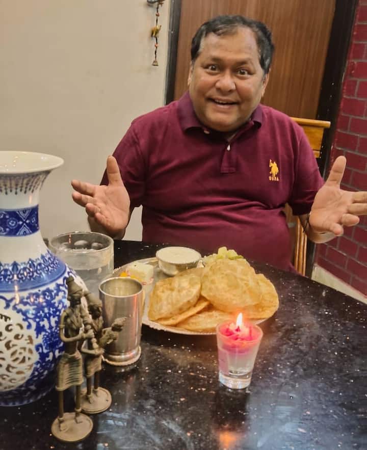 খরাজের ছোটবেলার অনেকটা অংশ কেটেছে গ্রামের বাড়িতে। সেখানে সঙ্গীদের দিয়ে মজায় সময় কাটিয়েছেন তিনি। বর্তমানে তিনি চুটিয়ে রাজত্ব করছেন টলিউডে ও মানুষের মনে।