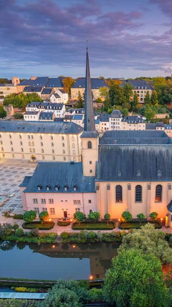 कौन सा देश है सबसे अमीर देश, यहां नौकरी मिली तो होगी बल्ले बल्ले