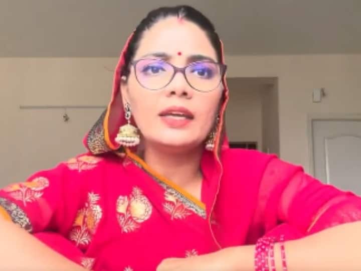 Indore News: सीधी कांड को लेकर ’का-बा’ फेम नेहा राठौर के खिलाफ इंदौर में मामला दर्ज, सोशल मीडिया पोस्ट पर उठे सवाल FIR filed against Ka Ba fame Neha Rathore in Indore Sidhi Viral Video of mp ann Indore News: सीधी कांड को लेकर ’का-बा’ फेम नेहा राठौर के खिलाफ इंदौर में मामला दर्ज, सोशल मीडिया पोस्ट पर उठे सवाल