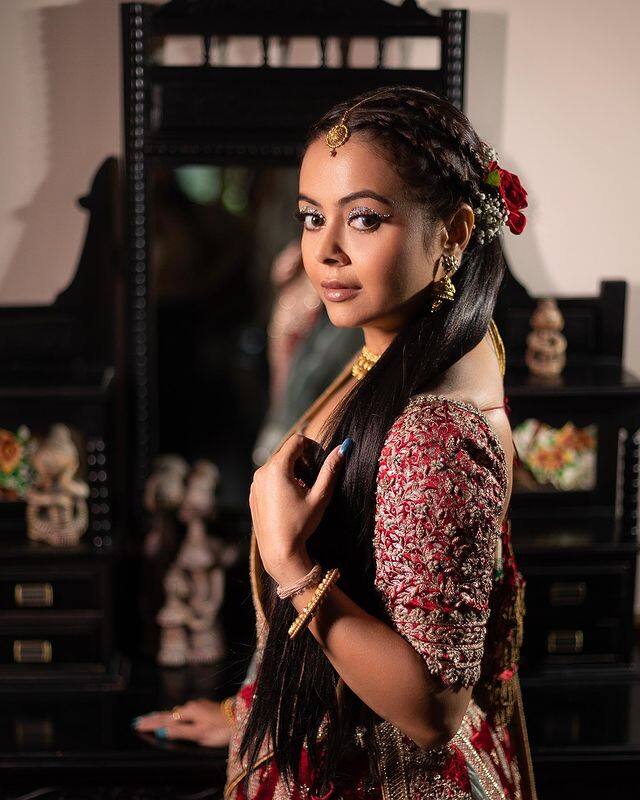 તાજેતરમાં, અભિનેત્રી દેવોલિના ભટ્ટાચારીએ ઇન્સ્ટાગ્રામ પર કેટલીક વધુ તસવીરો શેર કરી છે.