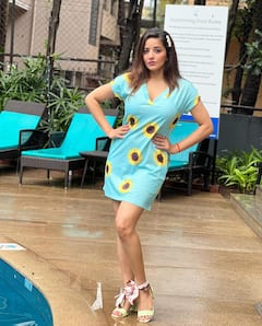 Monalisa Brightens Instagram In A Blue Dress With Sunflower Prints