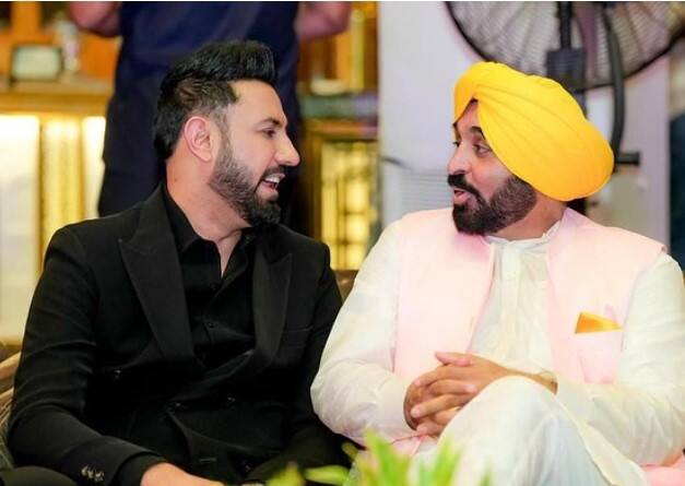 ਇਸ ਮੌਕੇ ਇੰਡਸਟਰੀ ਦੇ ਤਮਾਮ ਸਿਤਾਰਿਆਂ ਵੱਲੋਂ ਪੰਜਾਬ ਦੇ ਸੀਐਮ ਨੂੰ ਵਧਾਈ ਦਿੱਤੀ ਗਈ। ਖਾਸ ਗੱਲ ਇਹ ਹੈ ਕਿ ਇਸ ਵਰ੍ਹੇਗੰਢ ਵਿੱਚ ਪੰਜਾਬੀ ਗਾਇਕ ਗਿੱਪੀ ਗਰੇਵਾਲ ਆਪਣੇ ਪੂਰੇ ਪਰਿਵਾਰ ਨਾਲ ਸ਼ਾਮਲ ਹੋਏ। ਜਿਸਦੀਆਂ ਸ਼ਾਨਦਾਰ ਤਸਵੀਰਾਂ ਸਾਹਮਣੇ ਆਈਆਂ ਹਨ। ਤੁਸੀ ਵੀ ਵੇਖੋ ਇਹ ਖਾਸ ਤਸਵੀਰਾਂ...