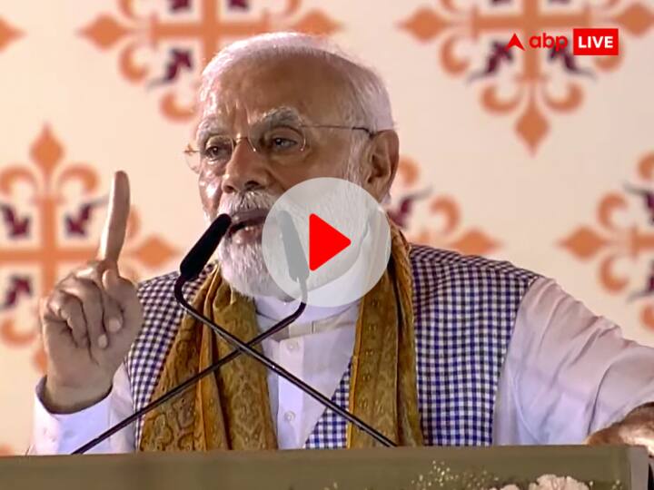 PM narendra modi varansi visit said now whenever come to Banaras will go happy WATCH: वाराणसी में पीएम मोदी का अनोखा अंदाज, बोले- 'अब जे भी बनारस आई, तऽ खुश होके ही जाई'