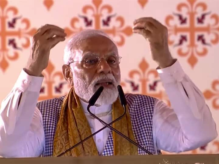 PM Narendra Modi address in warangal telanagan inaugurates various development projects PM Modi Speech: 'KCR सरकार सबसे भ्रष्ट... केवल मोदी को गाली देने का काम', तेलंगाना में प्रधानमंत्री बोले- दिल्ली तक फैला करप्शन