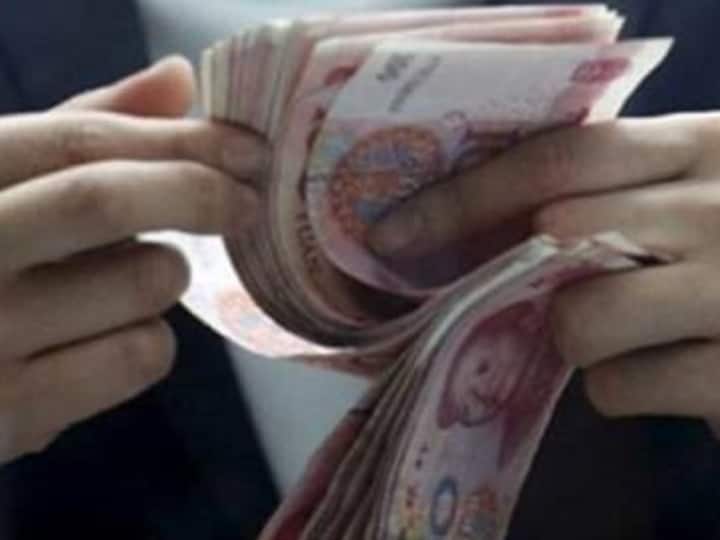 डॉलर के मुकाबले सस्ता हुआ युआन, क्या कमजोर हो रही है चीन की अर्थव्यवस्था?