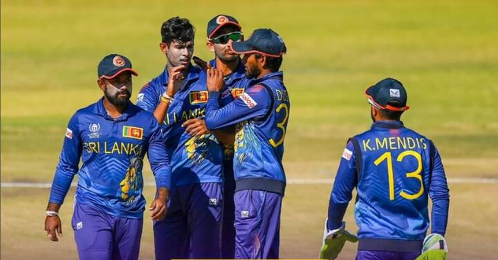 48.1 ஓவரில் 243 ரன்களுக்கு ஆல் அவுட் ஆனது வெஸ்ட் இண்டீஸ்.