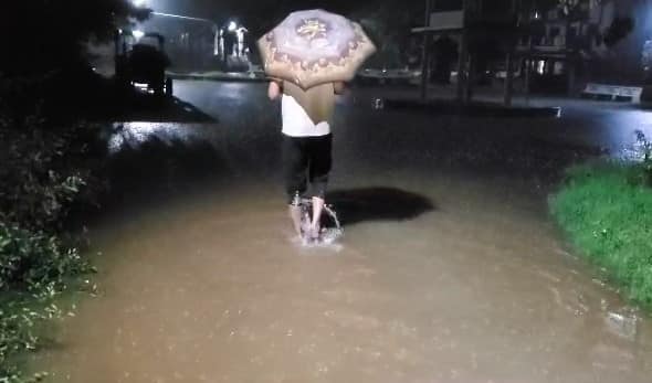 Heavy Rainfall in Arvalli  Gujarat Rain: અરવલ્લી જિલ્લામાં ધોધમાર વરસાદ, નીચાણવાળા વિસ્તારોમાં પાણી ભરાયા