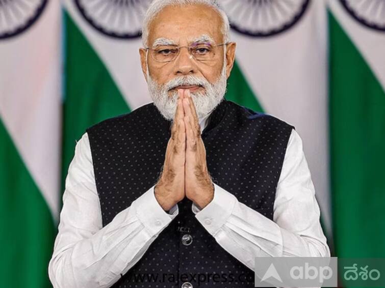 Prime Minister Narendra Modi reached Hyderabad for Warangal Tour వారణాసి టు వరంగల్‌ వయా హైదరాబాద్‌- భద్రకాళి అమ్మవారి దేవాలయంలో మోదీ పూజలు