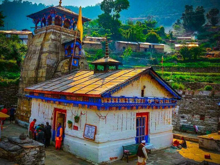 बुकिं के लिए आप मंदिर द्वारा जारी किए गए नंबरों पर संपर्क कर सकते हैं. ये नंबर आपको गूगल पर भी कई जगह मिल जाएंगे. आपकी सुविधा के लिए हम ये नंबर यहीं लिख दे रहे हैं. ये नंबर हैं- 9690366214, 9675924898.