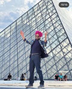 Satinder Sartaaj: ਪੈਰਿਸ 'ਚ ਖੂਬ ਮਸਤੀ ਕਰਦੇ ਨਜ਼ਰ ਆਏ ਗਾਇਕ ਸਤਿੰਦਰ ਸਰਤਾਜ, ਸੋਸ਼ਲ ਮੀਡੀਆ 'ਤੇ ਸ਼ੇਅਰ ਕੀਤੀਆਂ ਤਸਵੀਰਾਂ