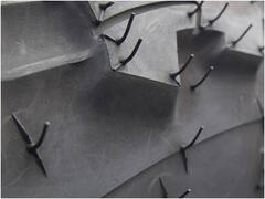 नए टायरों पर रबर के कुछ छोटे-छोटे बाल निकले होते हैं? इसका लॉजिक समझिए