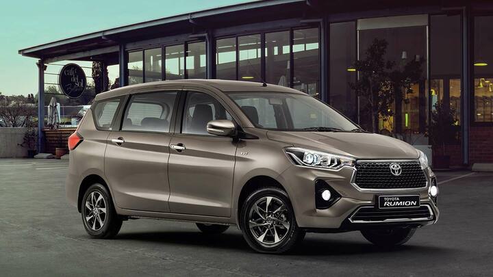 इस नई एमपीवी की टक्कर किआ कैरेंस से होगी, जिसमें दो पेट्रोल और एक डीजल इंजन का विकल्प मिलता है.