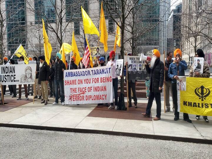 Khalistanis Kill India Protest in US UK and Canada targeting Indian Diplomats and premises Khalistan Protest: खालिस्तानियों की 'किल इंडिया' रैली से पहले कनाडा में लगे पोस्टर, भारत को बताया आतंकी निज्जर का हत्यारा
