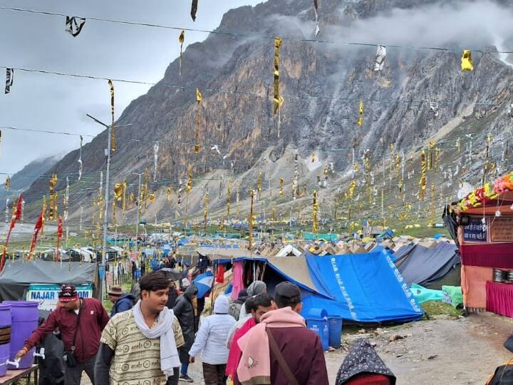 Amarnath Yatra stopped for second day due to Rain Jamshedpur 100 pilgrims stranded at base camp ANN Amarnath Yatra 2023: खराब मौसम की वजह से दूसरे दिन भी रोकी गई अमरनाथ यात्रा, जमशेदपुर के 100 यात्री बेस कैंप में फंसे