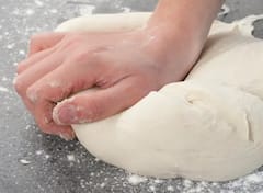 Kitchen Tips: मिक्सरमध्ये 2 मिनिटांत पीठ मळण्याची सोपी ट्रिक; पाहा 'हा' अनोखा पर्याय