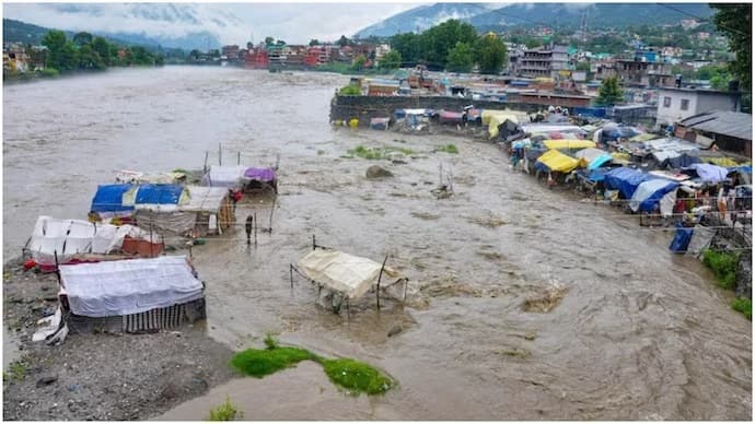 Uttarakhand Rain: Orange alert for heavy rains in Uttarakhand, warning not to travel for the next four days Uttarakhand Rain: ભારે વરસાદને પગલે ઉત્તરાખંડમાં ઓરેન્જ એલર્ટ, આગામી ચાર દિવસ લોકોને મુસાફરી ના કરવા અપીલ