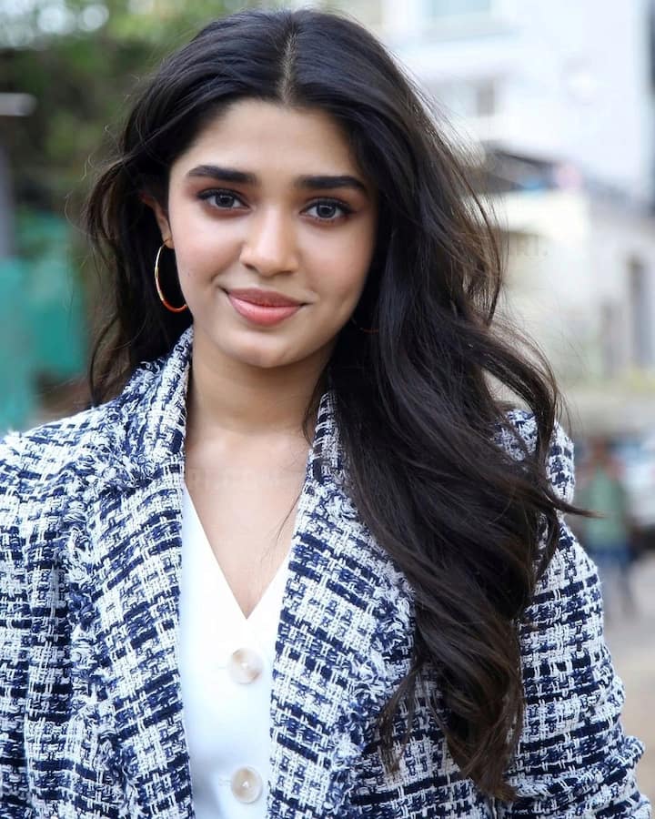 லிங்குசாமி இயக்கிய வாரியர் மற்றும் வெங்கட் பிரபு இயக்கிய கஸ்டடி படங்கள் வழியாக தமிழ் சினிமாவுக்கு அறிமுகமானவர் க்ரித்தி ஷெட்டி