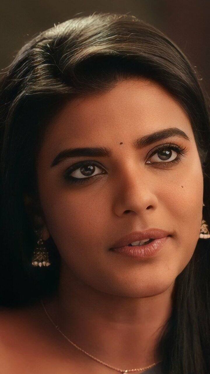 கூடுதலாக ஐஸ்வர்யா ராஜேஷ், இதுவரை 15க்கும் மேற்பட்ட கதாநாயகிக்கு முக்கியத்துவம் தரும் திரைப்படங்களில் நடித்துள்ளார் என்பது குறிப்பிடத்தக்கது.