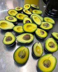 Health Tips : 'या' फळांचा रस हृदयाच्या आरोग्यासाठी वरदान; फायदेही जाणून घ्या