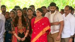 YS Sharmila at Idupulapaya : YSR జయంతికి కుటుంబంతో ఇడుపులపాయలో షర్మిల | ABP Desam