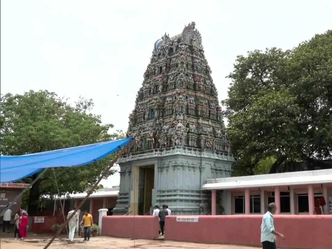 Rajasthan Temple Asks Devotees To Not Wear Ripped Jeans, Frocks, Shorts In New Dress Code Rajasthan Jharkhand Mahadev Temple in Jaipur district Asks Devotees To Not Wear Ripped Jeans, Frocks, Shorts In New Dress Code Rajasthan Temple Asks Devotees To Not Wear Ripped Jeans, Frocks, Shorts In New Dress Code