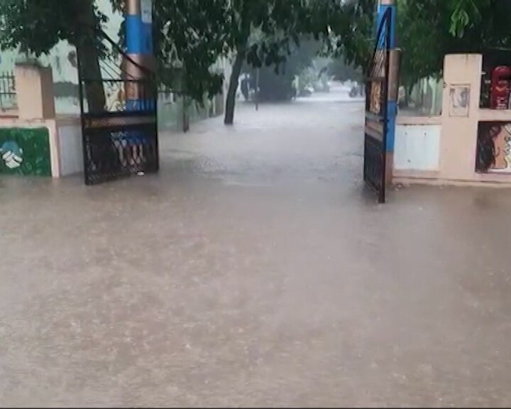 Jamnagar Rain: ભારે વરસાદથી જામનગરમાં જળબંબાકાર, ઠેર ઠેર ભરાયા ઘુંટણસમા પાણી