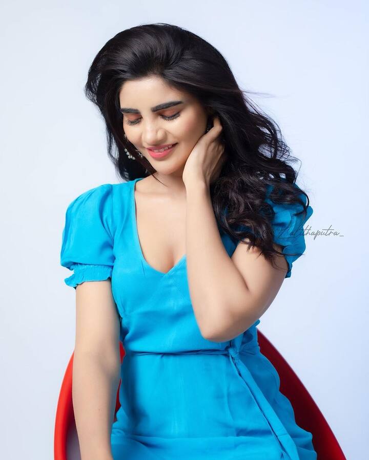 జబర్దస్త్ వర్ష అందమైన ఫోటోలు