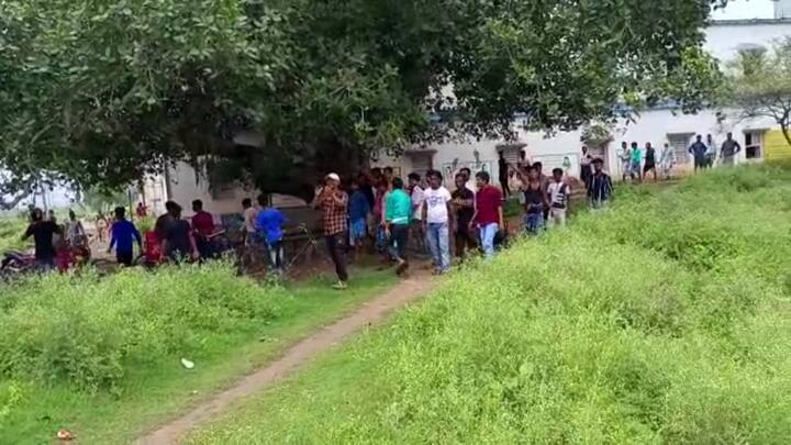 তৃণমূল ছাপ্পা ভোট দিচ্ছিল তাই ব্যালট বক্স পুকুরে ফেলে দিয়েছি, দাবি বিজেপি কর্মীর।
