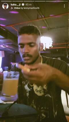 PICS: ਗਾਇਕ ਕਾਕੇ ਨੇ ਕੈਮਰੇ ਸਾਹਮਣੇ ਕੀਤੀ ਅਜੀਬ ਹਰਕਤ, ਬੀਅਰ 'ਚ ਬਿਸਕੁਟ ਡੁਬੋ ਕੇ ਖਾਂਦਾ ਆਇਆ ਨਜ਼ਰ