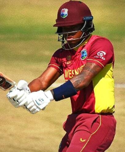 முதலில் களமிறங்கிய வெஸ்ட் இண்டீஸ் அணியின் ஆட்டக்காரர்கள் சொற்ப ரன்களில் ஆட்டமிழந்தனர் .123 ரன்களுக்கு 7 விக்கெட்டுகளை இழந்து தடுமாறியது வெஸ்ட் இண்டீஸ்.