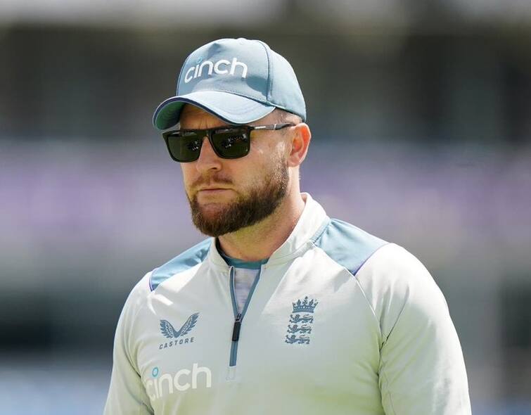 Ashes 2023 : Headingley Staff fails to Recognise Brendon Mccullum and Denies Entry Aus vs Eng Ashes-2023 Ashes 2023 : ઈંગ્લેન્ડની ટીમનો કોચ બ્રેંડમ મેક્કુલમ ચાલુ મેચે બન્યો વિચિત્ર ઘટનાનો શિકાર