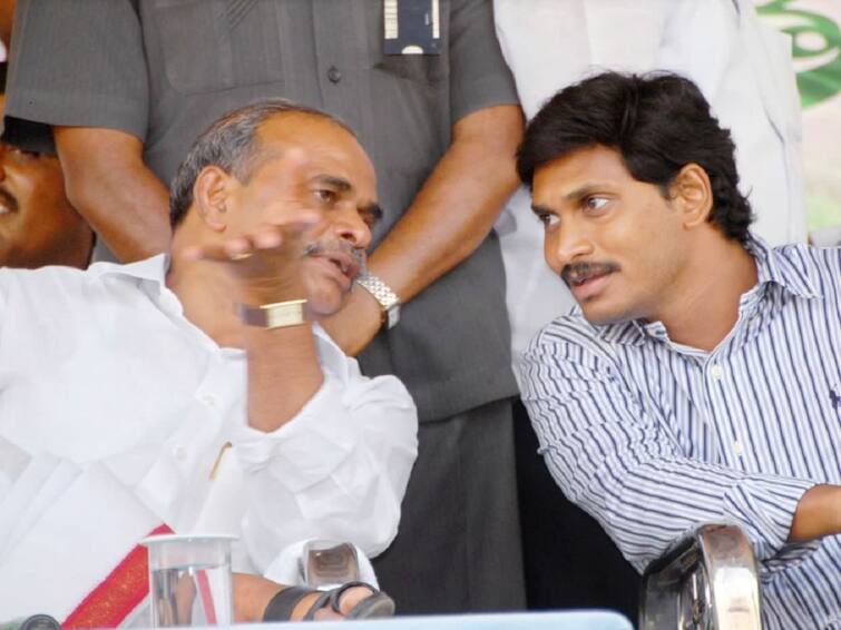 AP CM Jagan Emotional Tweet About His Father YS Rajashekar Reddy AP CM Jagan: మీ స్పూర్తే నన్ను ప్రతిక్షణం చేయి పట్టి నడిపిస్తోంది నాన్నా- సీఎం జగన్ ఎమోషనల్‌ ట్వీట్