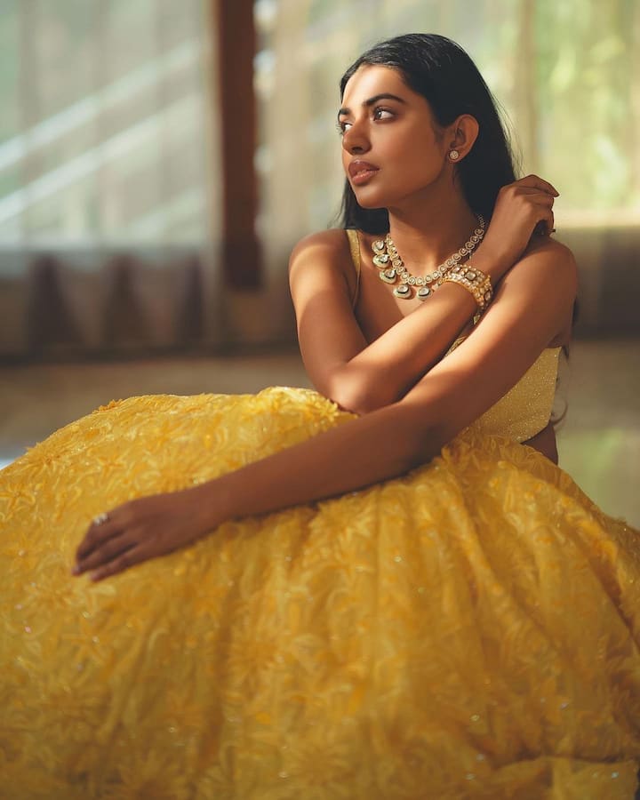 శివాని రాజశేఖర్ అందమైన ఫోటోలు