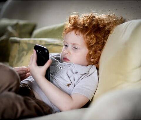 ਪਾਸਵਰਡ ਸੁਰੱਖਿਆ : ਗੂਗਲ ਪਲੇ ਅਕਾਊਂਟ 'ਤੇ ਪਾਸਵਰਡ ਜਾਂ ਪਿੰਨ ਸੈੱਟ ਕਰਨਾ ਬਹੁਤ ਜ਼ਰੂਰੀ ਹੈ। ਇਸ ਨਾਲ ਬੱਚੇ ਪੇਰੈਂਟਲ ਕੰਟਰੋਲ ਸੈਟਿੰਗ ਨਾਲ ਛੇੜਛਾੜ ਨਹੀਂ ਕਰ ਸਕਣਗੇ। ਅਸਲ ਵਿੱਚ, ਪਾਸਵਰਡ ਸੁਰੱਖਿਆ ਇੱਕ ਸੁਰੱਖਿਆ ਪ੍ਰਕਿਰਿਆ ਹੈ ਜੋ ਕੰਪਿਊਟਰ ਜਾਂ ਮੋਬਾਈਲ ਰਾਹੀਂ ਪਹੁੰਚਯੋਗ ਜਾਣਕਾਰੀ ਦੀ ਸੁਰੱਖਿਆ ਕਰਦੀ ਹੈ। ਇਹ ਸਿਰਫ ਉਨ੍ਹਾਂ ਨੂੰ ਜਾਣਕਾਰੀ ਤੱਕ ਪਹੁੰਚ ਕਰਨ ਦੀ ਇਜਾਜ਼ਤ ਦਿੰਦਾ ਹੈ ਜਿਨ੍ਹਾਂ ਕੋਲ ਅਧਿਕਾਰਤ ਪਾਸਵਰਡ ਹੈ।