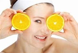 Lemon Juice And Skin : लिंबाचा रस त्वचेसाठी अनेक प्रकारे फायदेशीर आहे, परंतु त्याचा रस थेट त्वचेवर लावू नका.