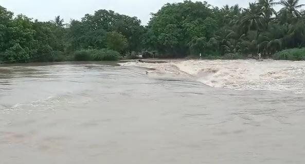 junagadh Rain: જૂનાગઢના માંગરોળ સહિત દરિયાકાંઠાના વિસ્તારમાં ભારે વરસાદ, માંગરોળ-કેશોદ હાઈવે બંધ 